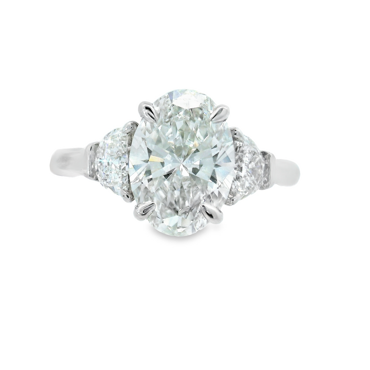 DIAMOND ENGAGEMENT RING - 2.26 CT OVAL CENTER