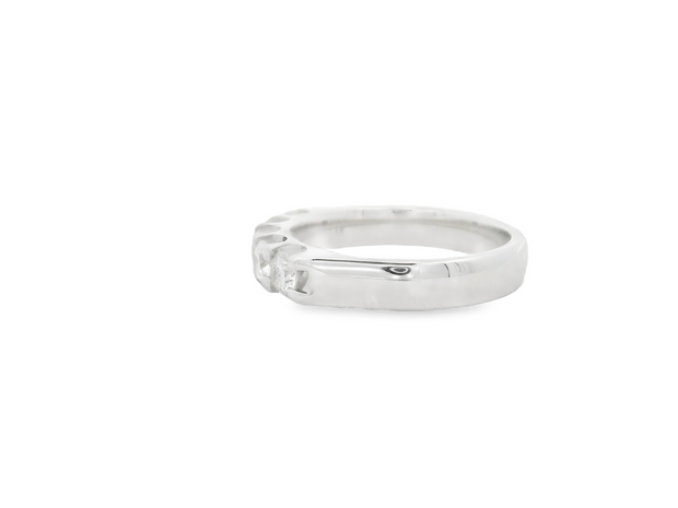 ROUND DIAMOND WEDDING BAND 0.75CTW