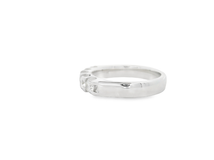 ROUND DIAMOND WEDDING BAND 0.75CTW