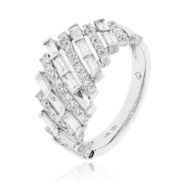 LUVENTE – ANGLED ROW DIAMOND RING