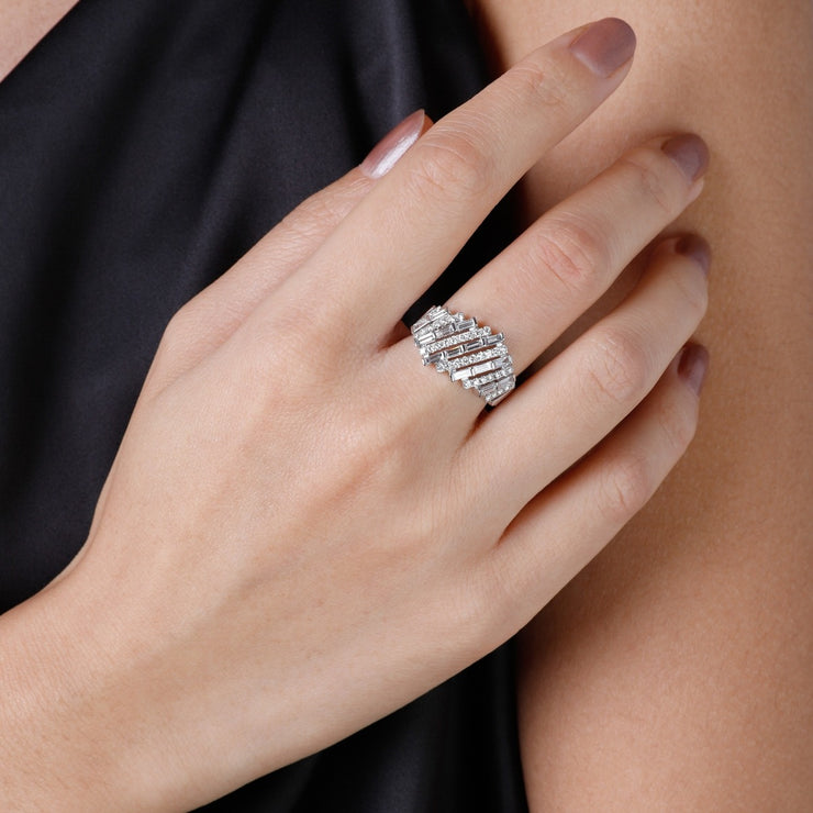 LUVENTE – ANGLED ROW DIAMOND RING