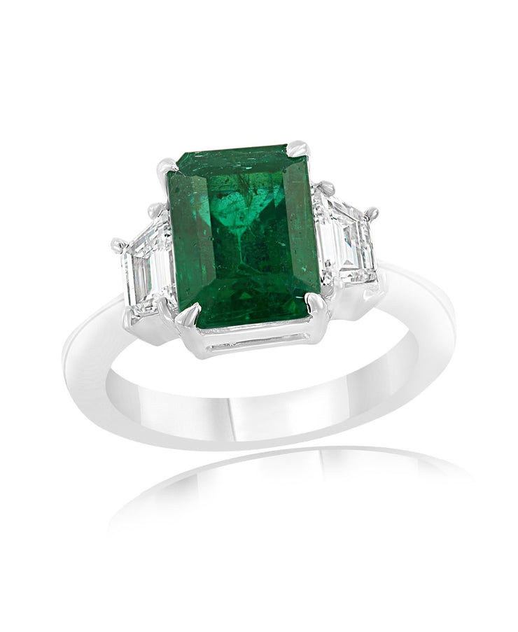 EMERALD & DIAMOND 3 STONE RING