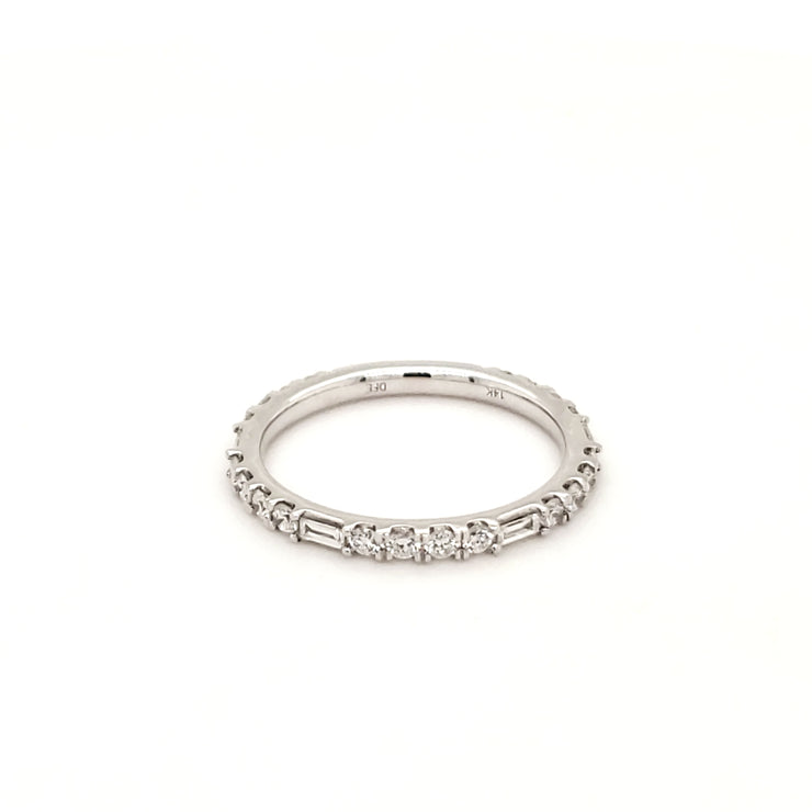 ALTERNATING ROUND & BAGUETTE DIAMOND WEDDING BAND – 0.50 TCW