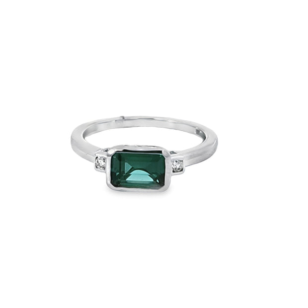 EMERALD & DIAMOND RING