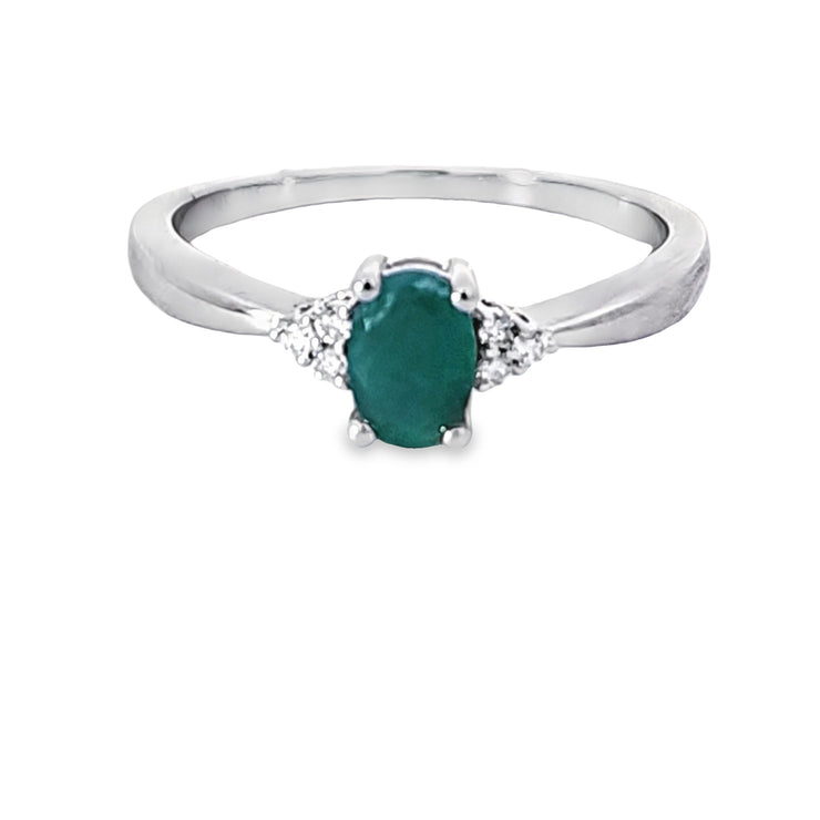 EMERALD & DIAMOND RING