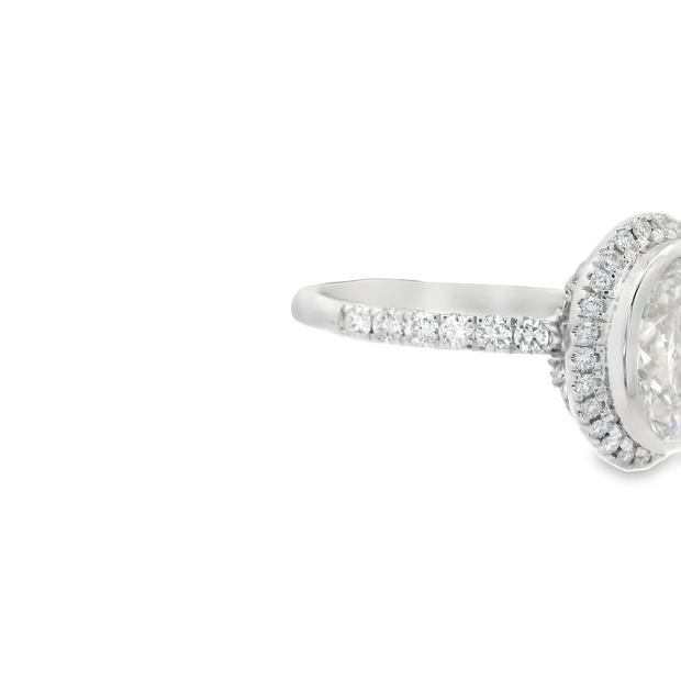 Diamond Engagement Ring - 2 Ct Center