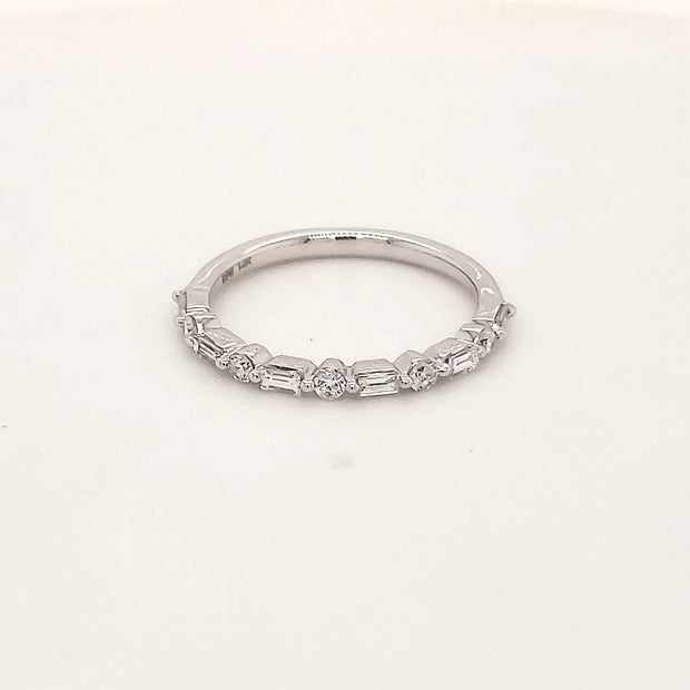 ROUND & BAGUETTE DIAMOND WEDDING BAND – 0.35 TCW