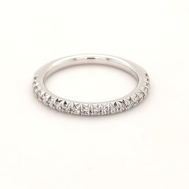 FRENCH PAVE DIAMOND WEDDING BAND (.25CTTW)