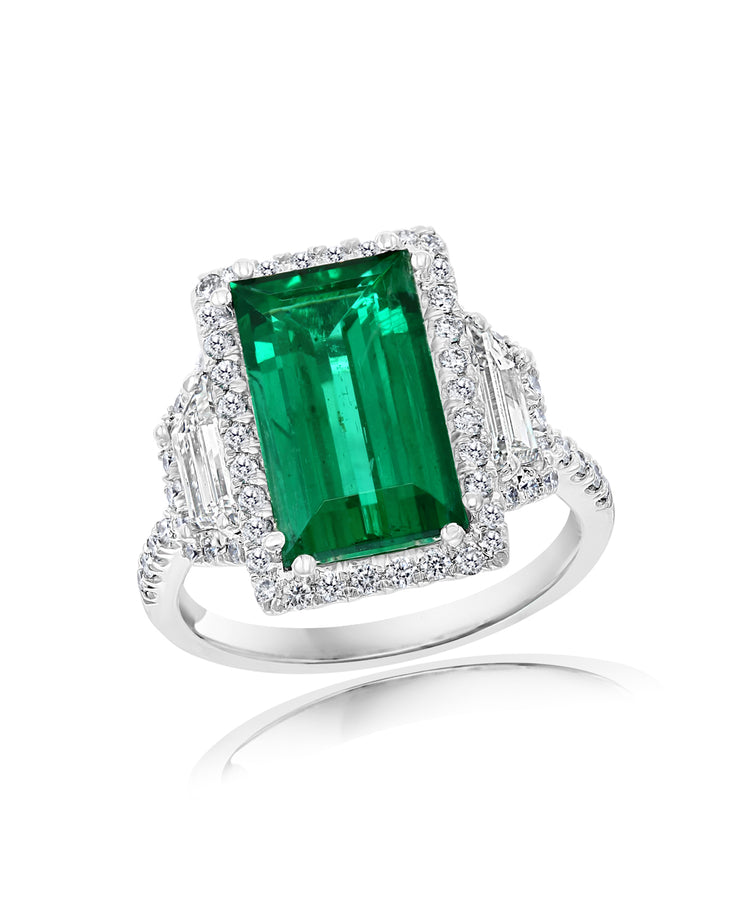 EMERALD & DIAMOND RING
