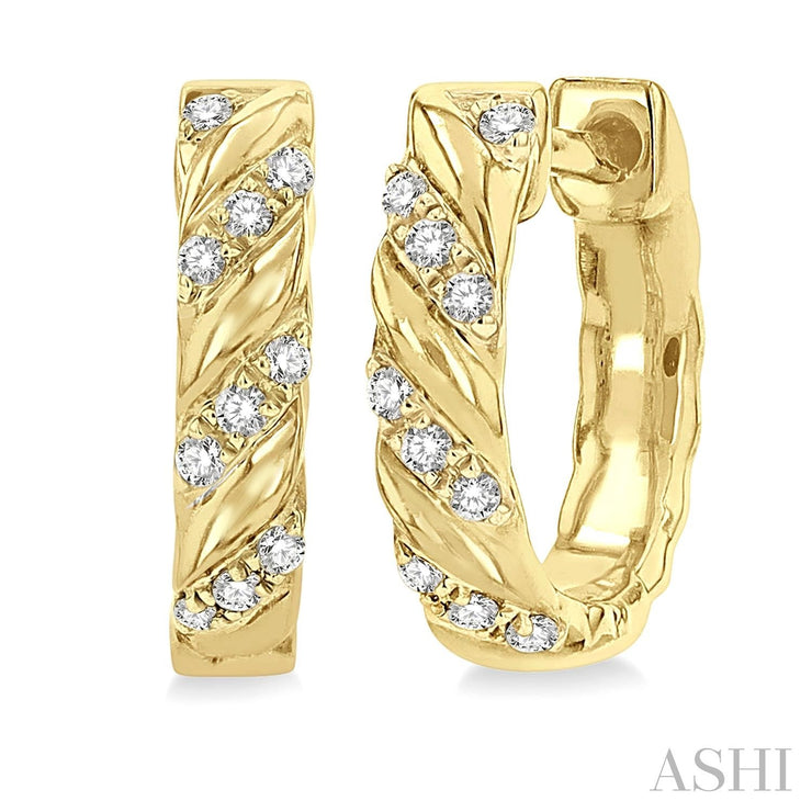 ASHI - RIBBONED DIAMOND HOOP EARRINGS