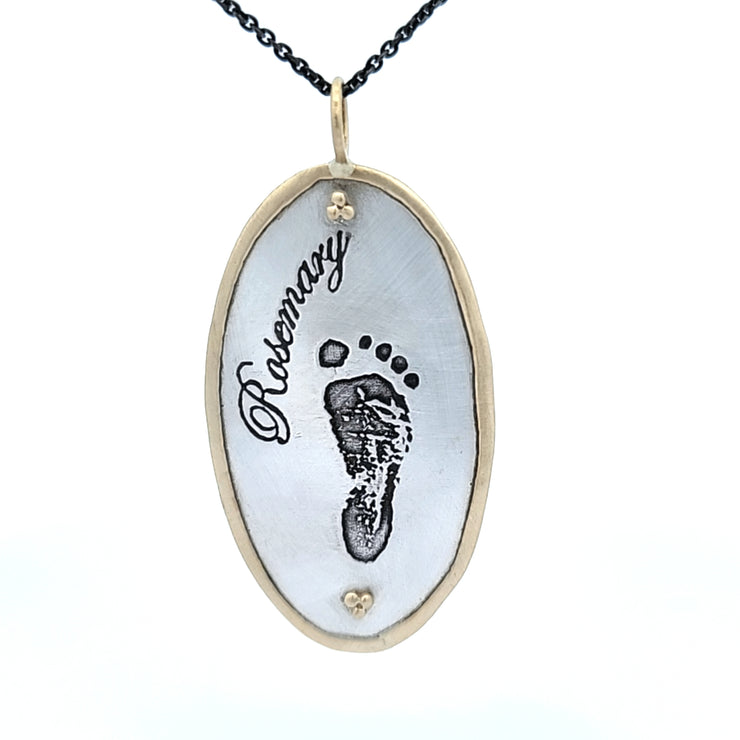 CUSTOMIZABLE SILVER OVAL PENDANT