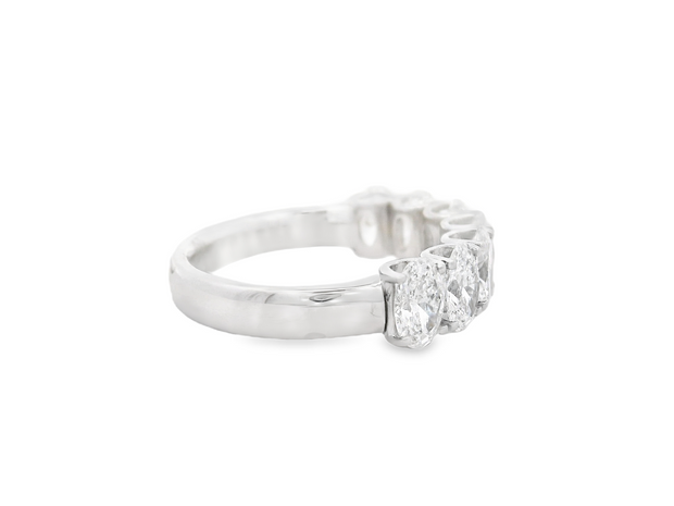 Oval Diamond 7 Stone Band