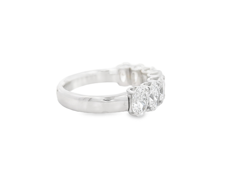 Oval Diamond 7 Stone Band
