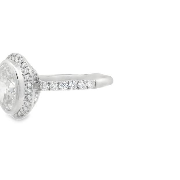 Diamond Engagement Ring - 2 Ct Center