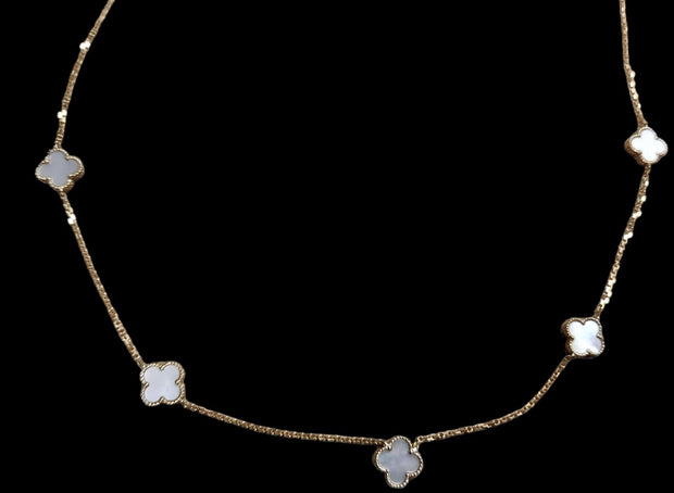 MADISON L - CLOVER SHAPE MOTHER OF PEARL NECKLACE